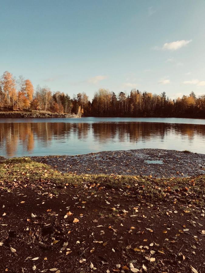 Villa Halgholmen Kumla  Buitenkant foto